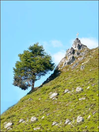 Manchmal stehen wir vor einem fast unbezwingbaren Berg voller Sorgen. Manchmal stehen wir vor einem fast unbezwingbaren Berg voller Sorgen.